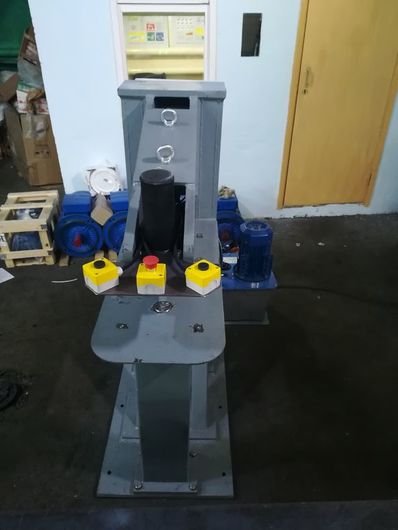 Гидропривод для заклепочных станков